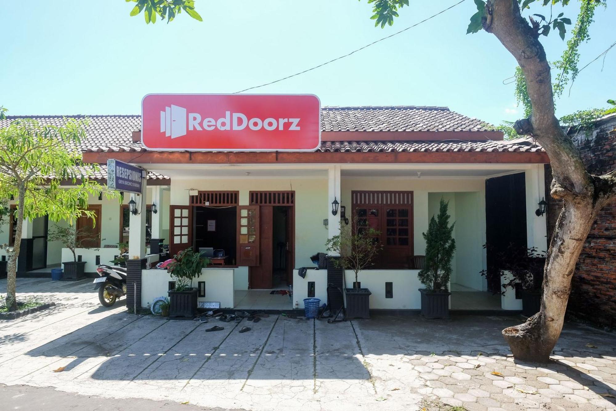 Hotel Reddoorz Syariah Near Alun Alun Wonosari Exterior foto