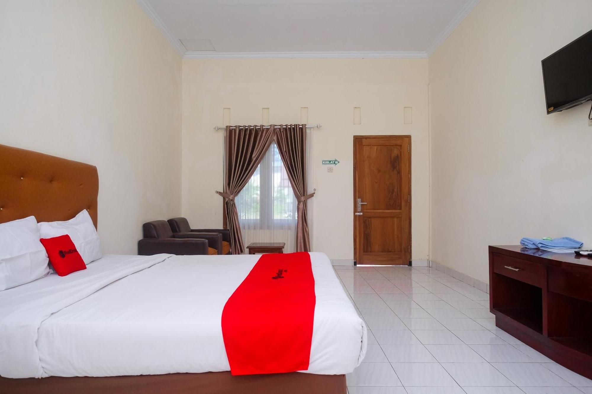 Hotel Reddoorz Syariah Near Alun Alun Wonosari Exterior foto