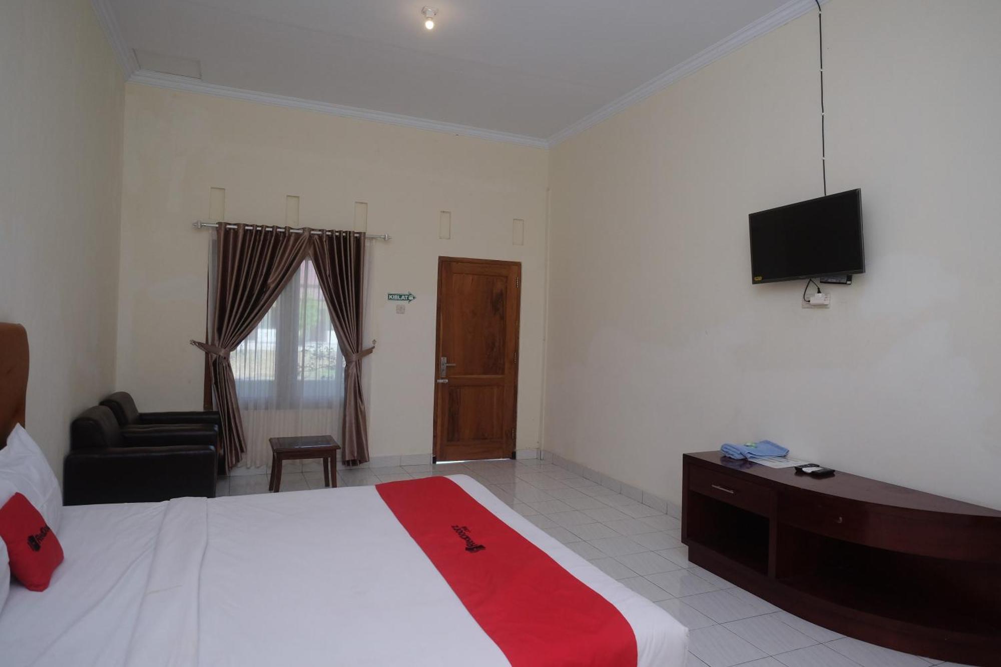 Hotel Reddoorz Syariah Near Alun Alun Wonosari Exterior foto