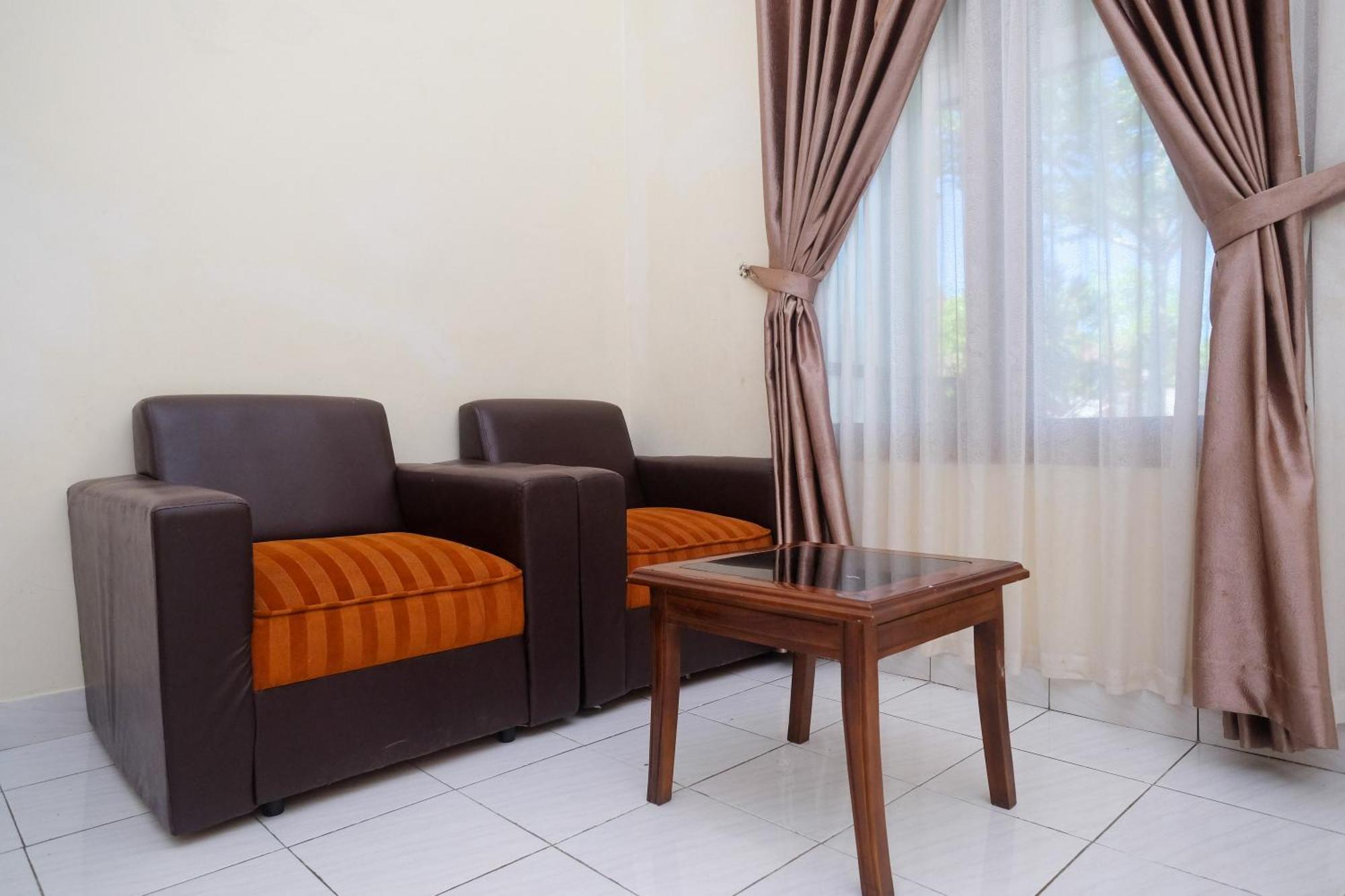 Hotel Reddoorz Syariah Near Alun Alun Wonosari Exterior foto